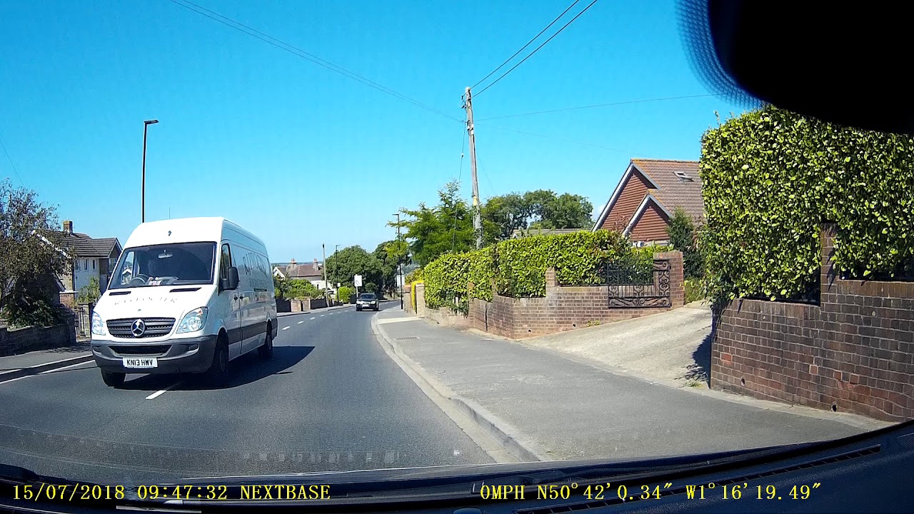 I.O.W Driving Academy - Manouvre park on right and reverse 2 car lengths