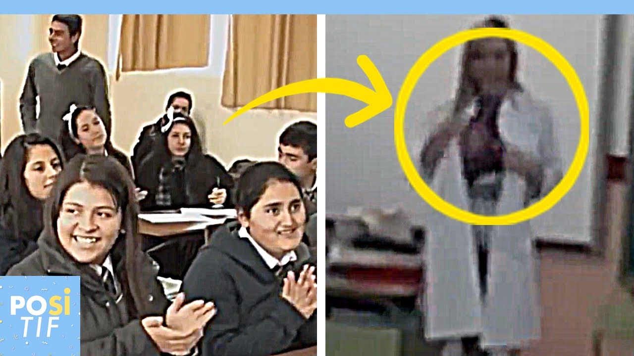 Cette professeur enl&egrave;ve son tablier blanc pour enseigner le corps humain