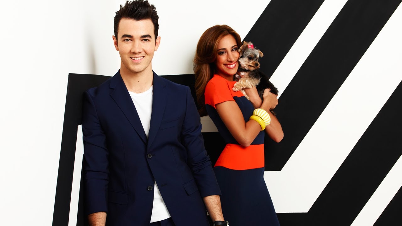 Kevin & Danielle Jonas Play 