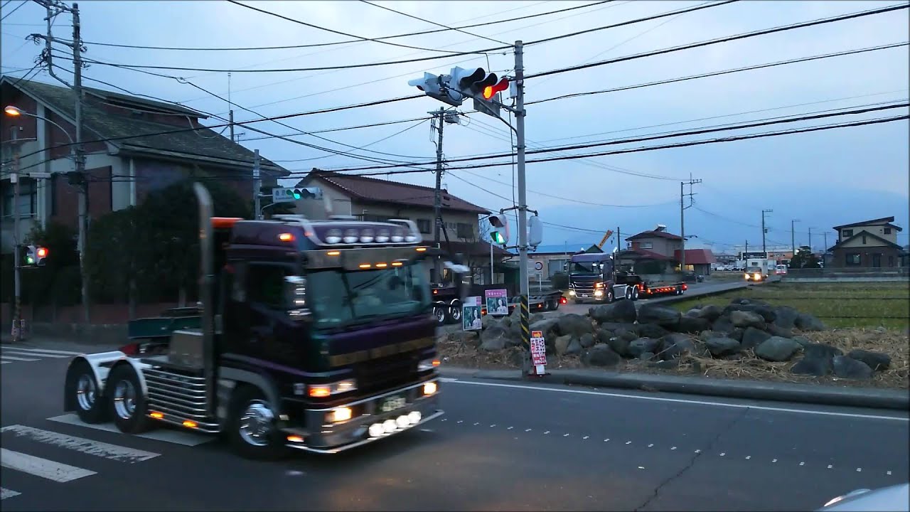 カーズトレーラーマジョーラ交差点