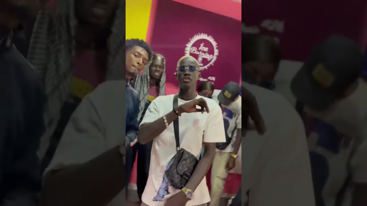 One Boy késsé