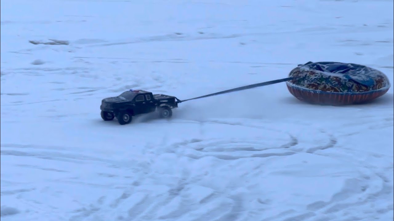 Катаем машинку RC зимой 