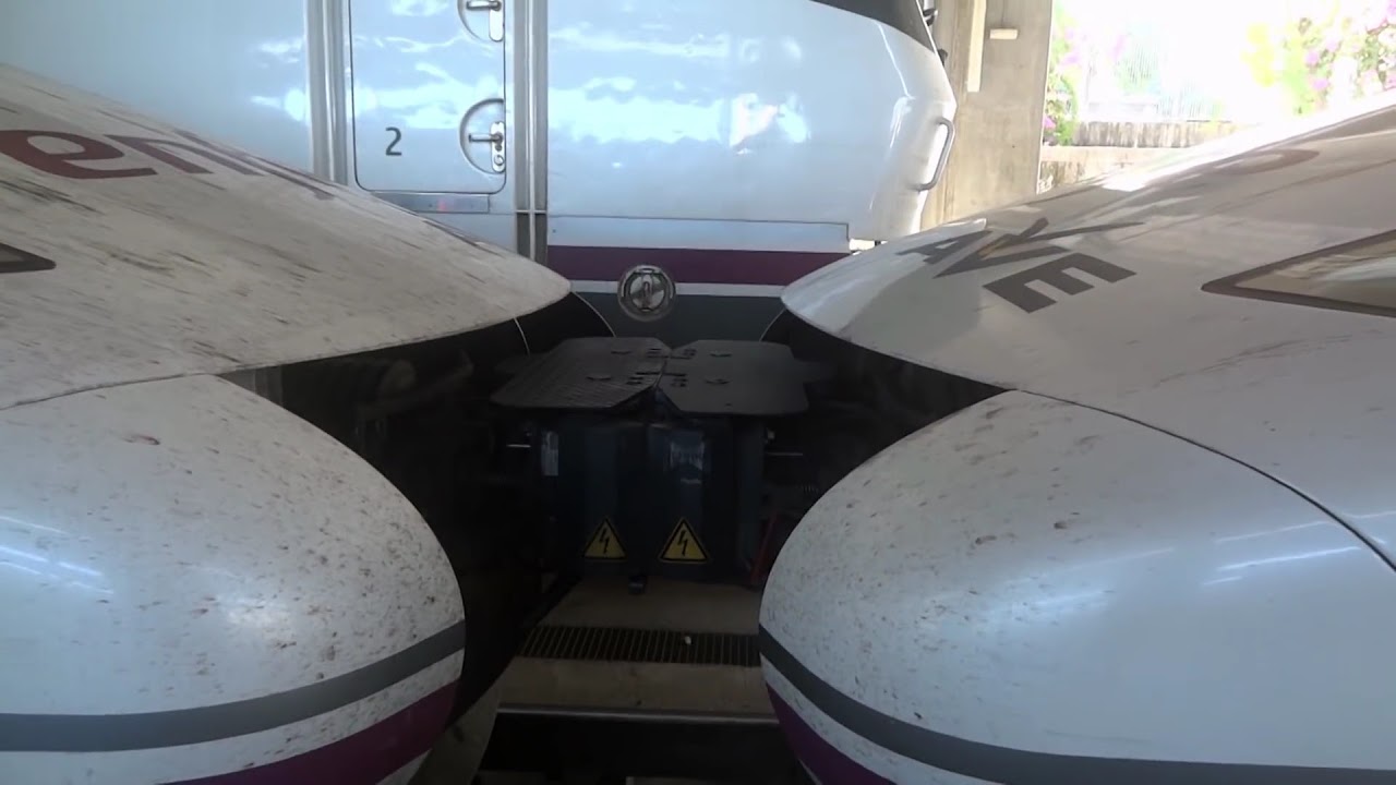 Acoplamiento de trenes AVE Talgo 112 en Cordoba 2014