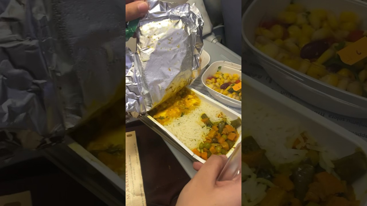 Reviewing saudia Airline food 🥘