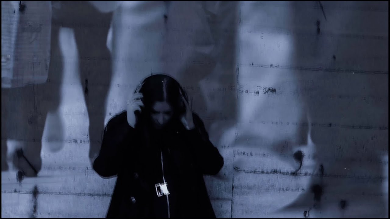 Hraun - She's In Parties (Bauhaus Cover)