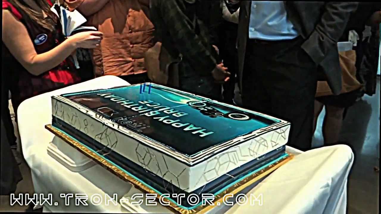 Bruce Boxleitner aka TRON Gets a Birthday Surprise at a May 12, 2012 TRON: UPRISING event!