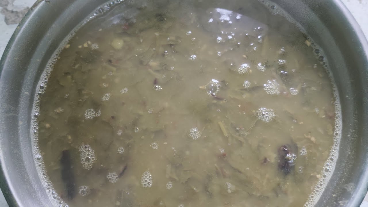 Bathua aur chane daal ka dal paita