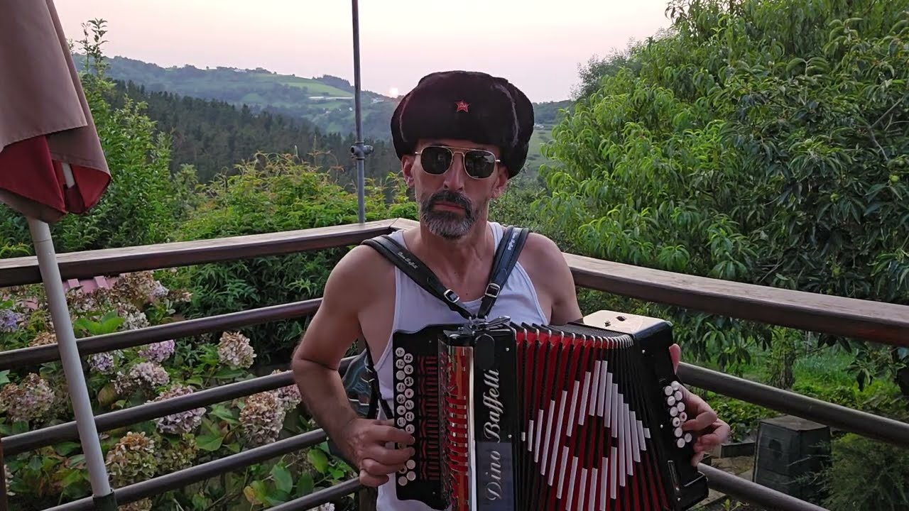 Euskotarrak kalejira trikitixa-kin ikasten