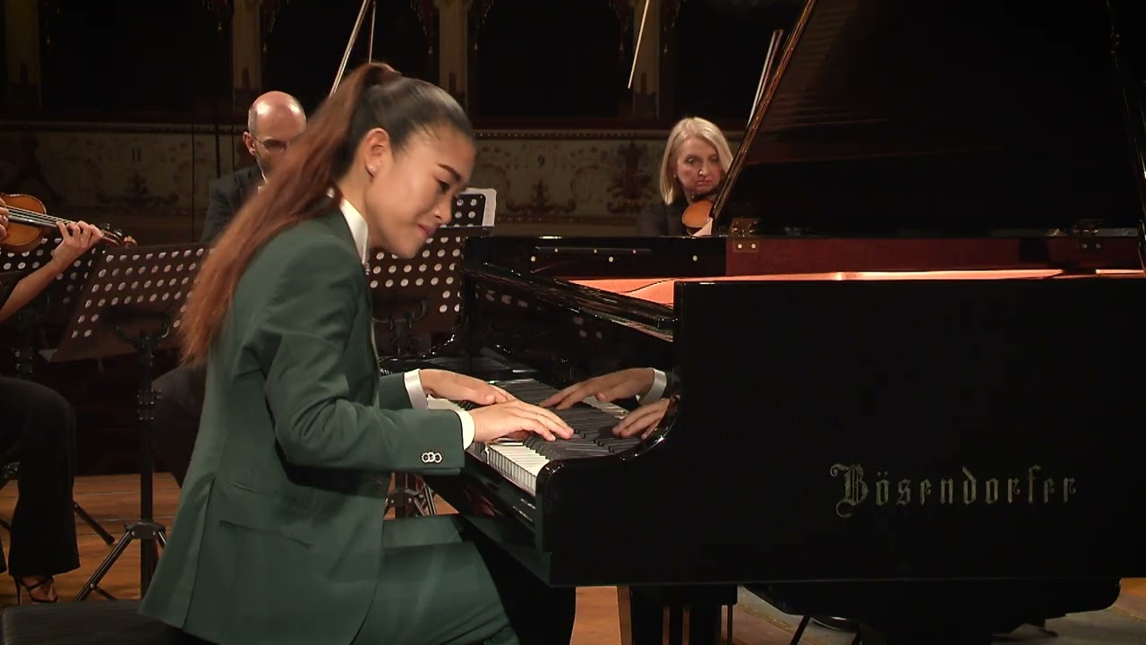 BACH // 'Concerto No. 5 in F Minor, BWV 1056: II: Largo' by Gile Bae & Luigi Piovano