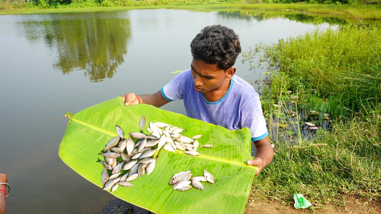 Pukurei Mach Dhore Vaja | Fishing and Frying in the Pond- Rural Village Life