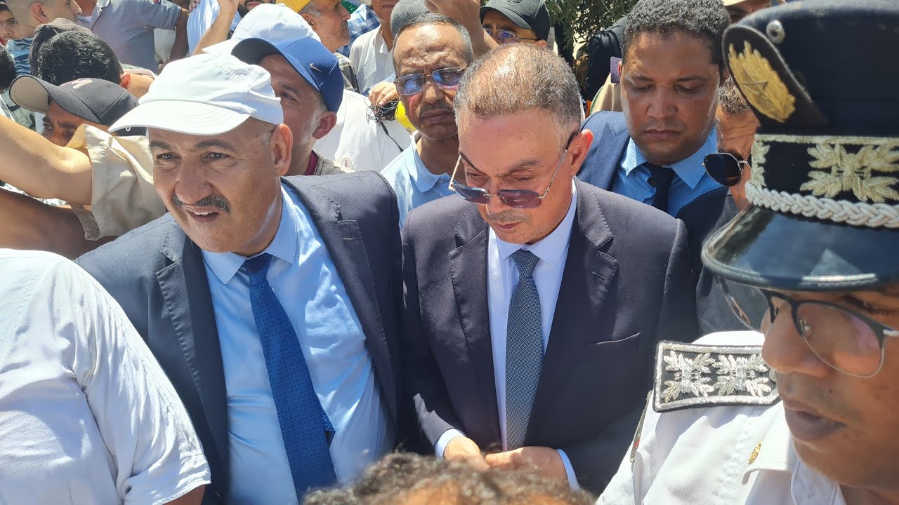 لحظات لا تنسى  أثناء دفن الاسطورة أحمد فرس بحضور شخصيات وازنة 