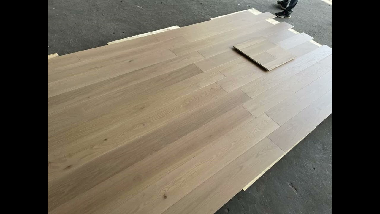 💗 More red oak flooring product for the viewing..#architectureinterieure #d&eacute;corationint&eacute;rieure