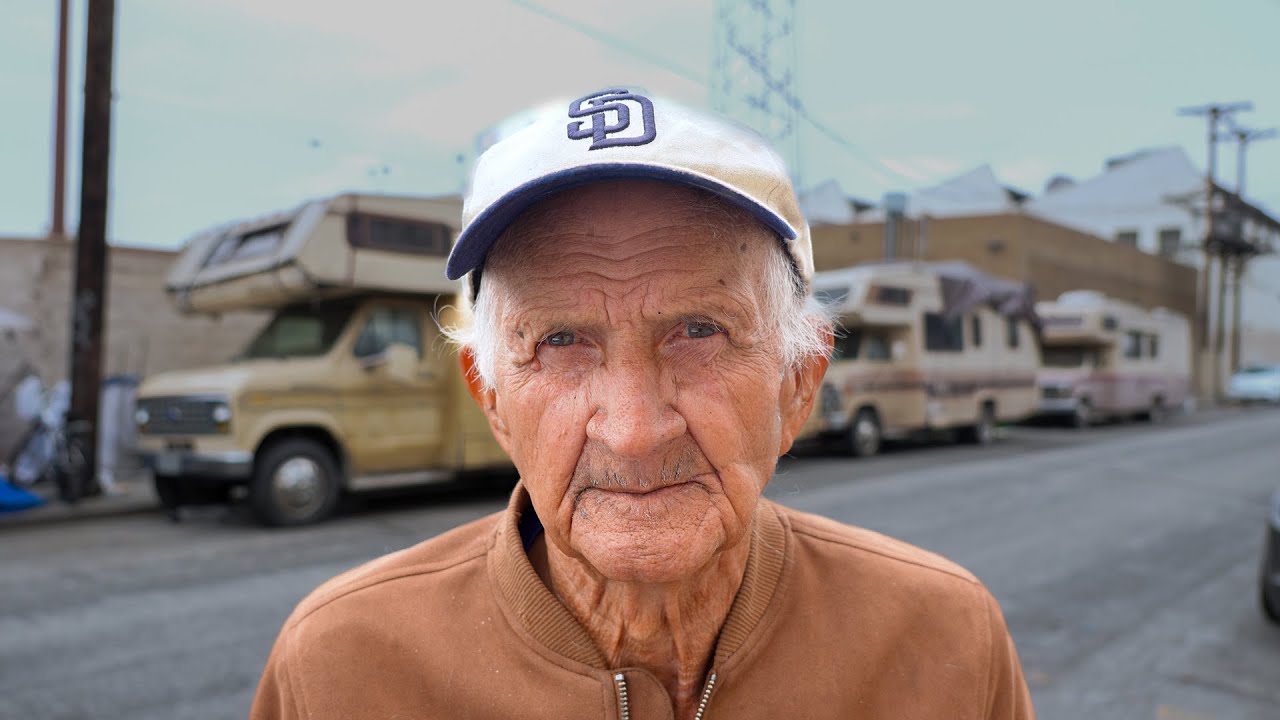 80-летнему бездомному ветерану из Лос-Анджелеса нужна помощь