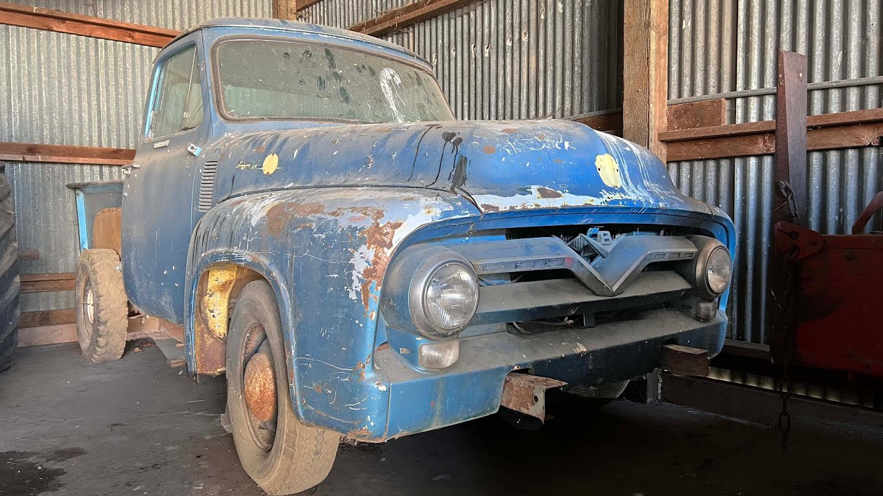 Застрял в сарае на 38 лет! Спасён — пикап Ford F100 Step-Side 1955 года