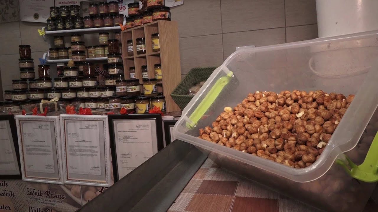Malo gazdinstvo iz Pazove stvara velike ukuse od lešnika