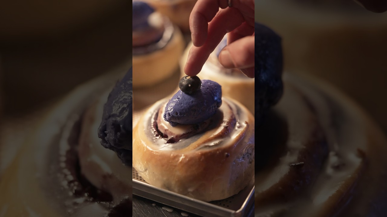 I&rsquo;ll glaze your buns ASMR anyday #blueberry #stickybuns #asmr