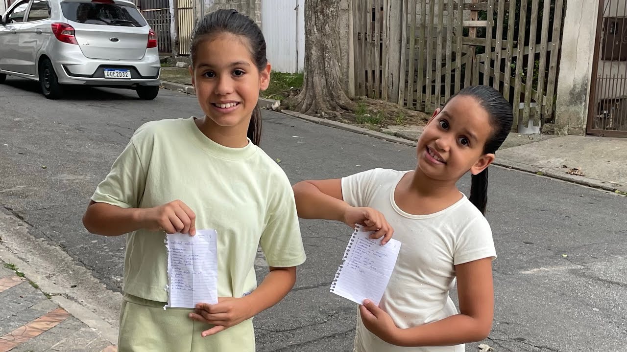 COMPRANDO MATERIAL ESCOLAR 2025