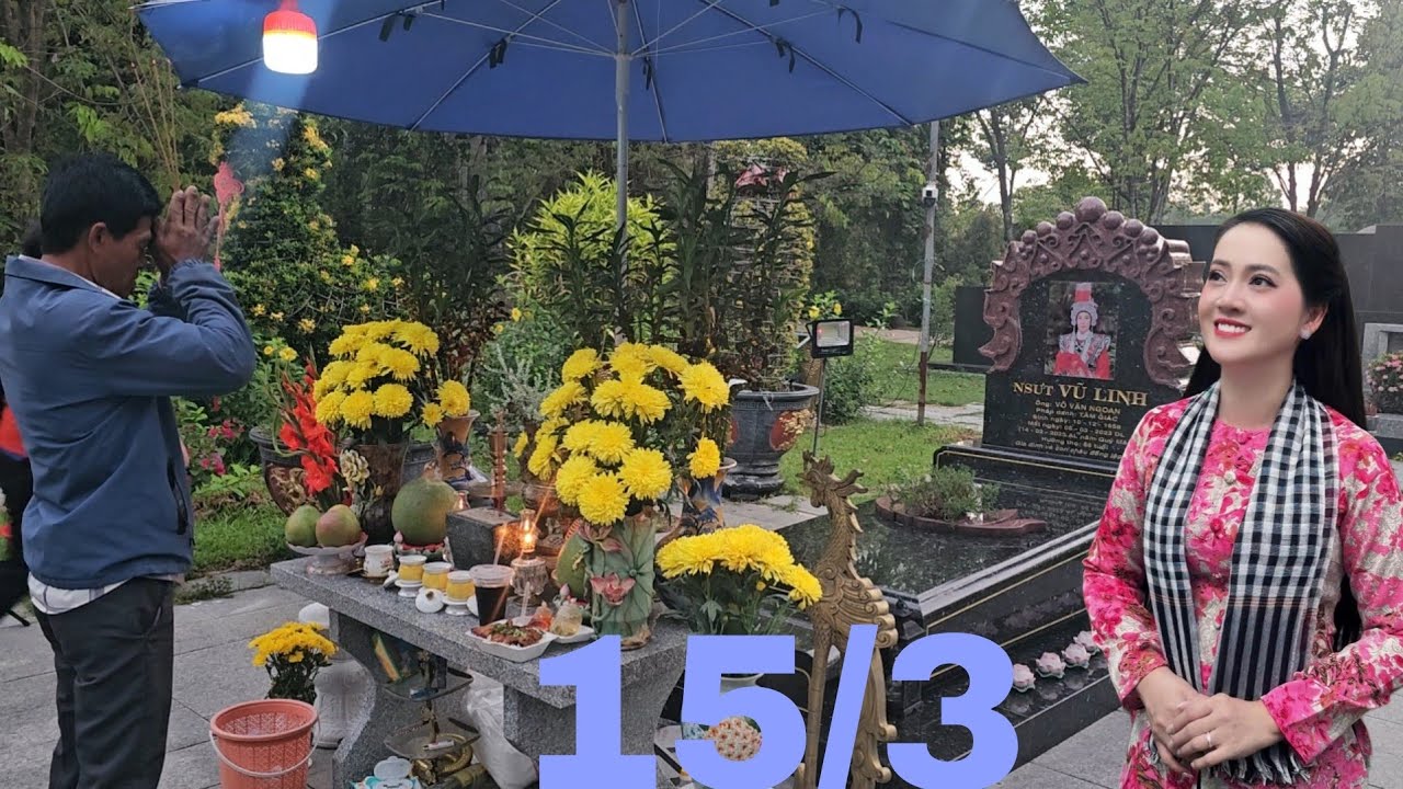 Hai chị em buổi sáng lau mộ nghệ sĩ ưu tú Vũ Linh 