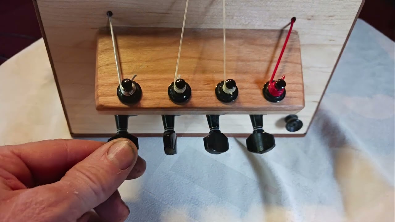 'Madeline' Hurdy Gurdy: lesson 4 - The Low Drone String