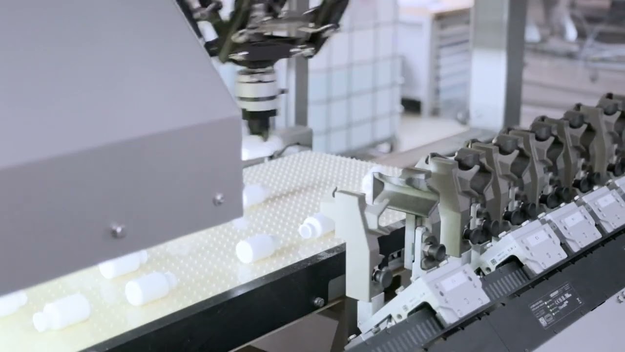 Multifunction robotic bottle unscrambler for glass and plastic - MultiFeeder