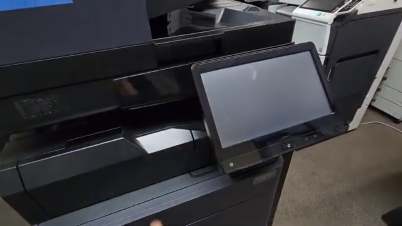 Как заменить ЖК-дисплей на копировально-принтере Kyocera TASKalfa-Copystar