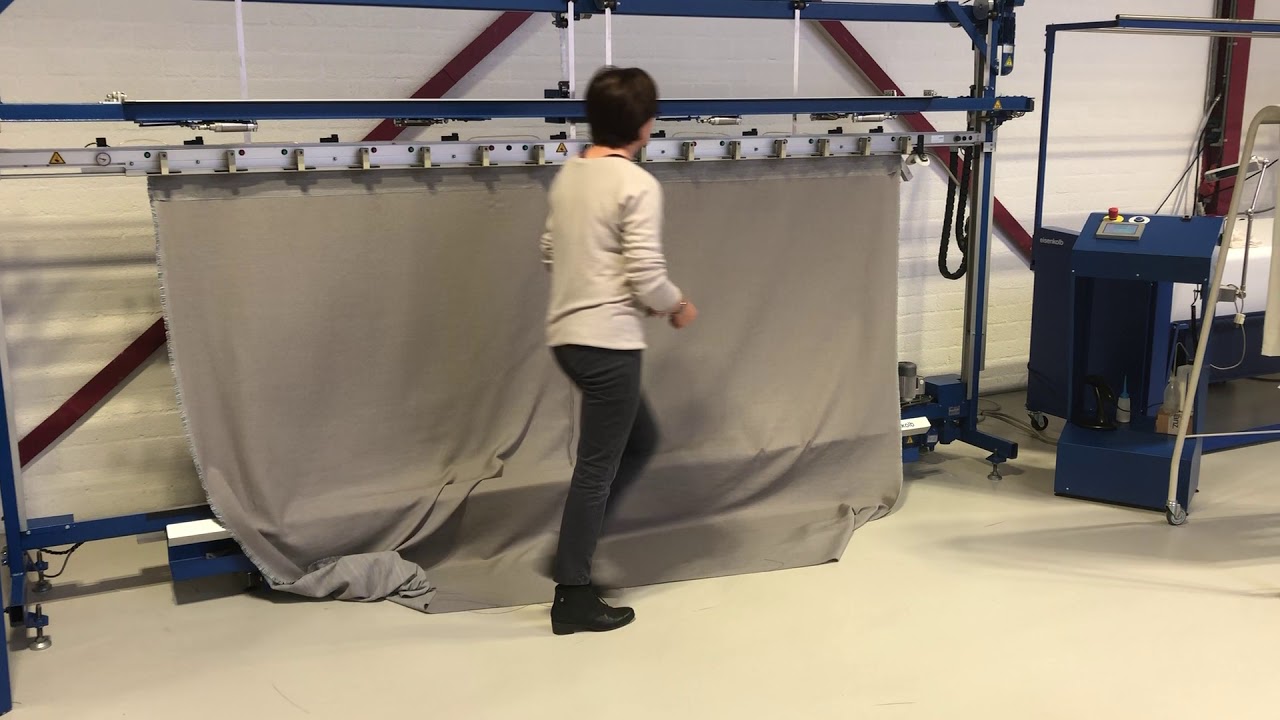 Vertical cutting of a lined curtain/drape