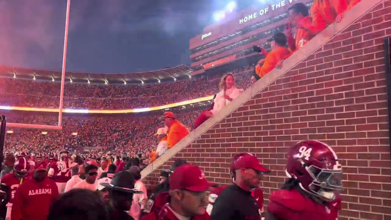 Alabama Leaves the Field after Losing to Tennessee