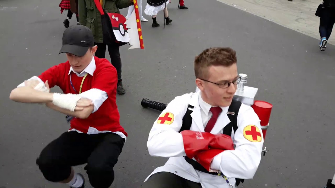 TF2 Kazotsky Kick Cosplay Dancing (Pyrkon 2019)