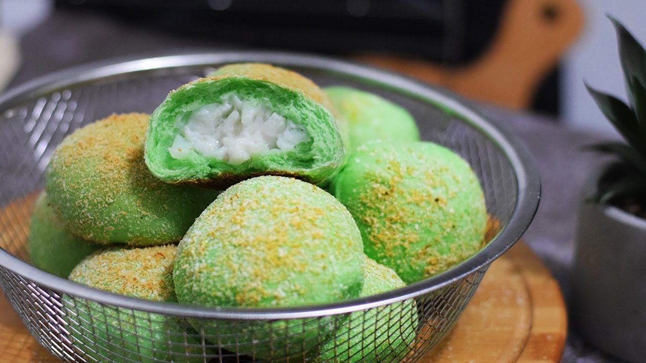 PANDESAL│Buko Pandan Flavor