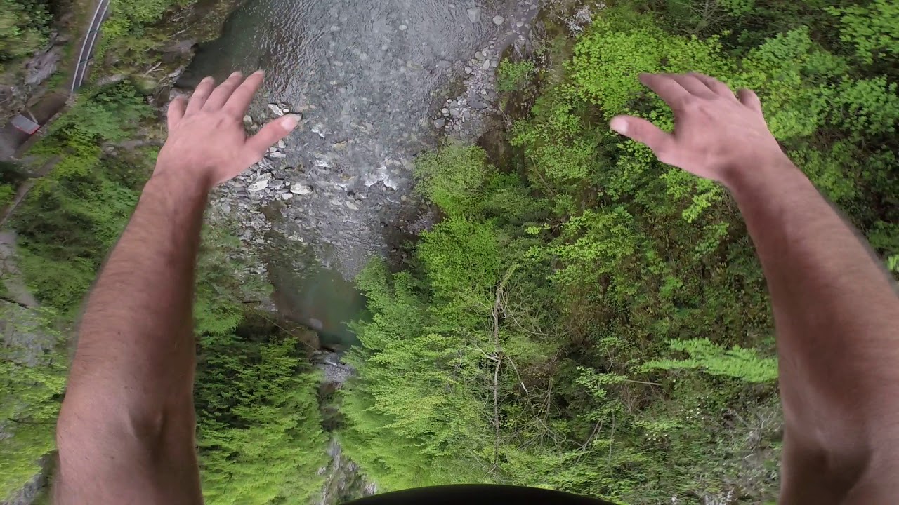 Saut à l'élastique 90m, pont Napoléon