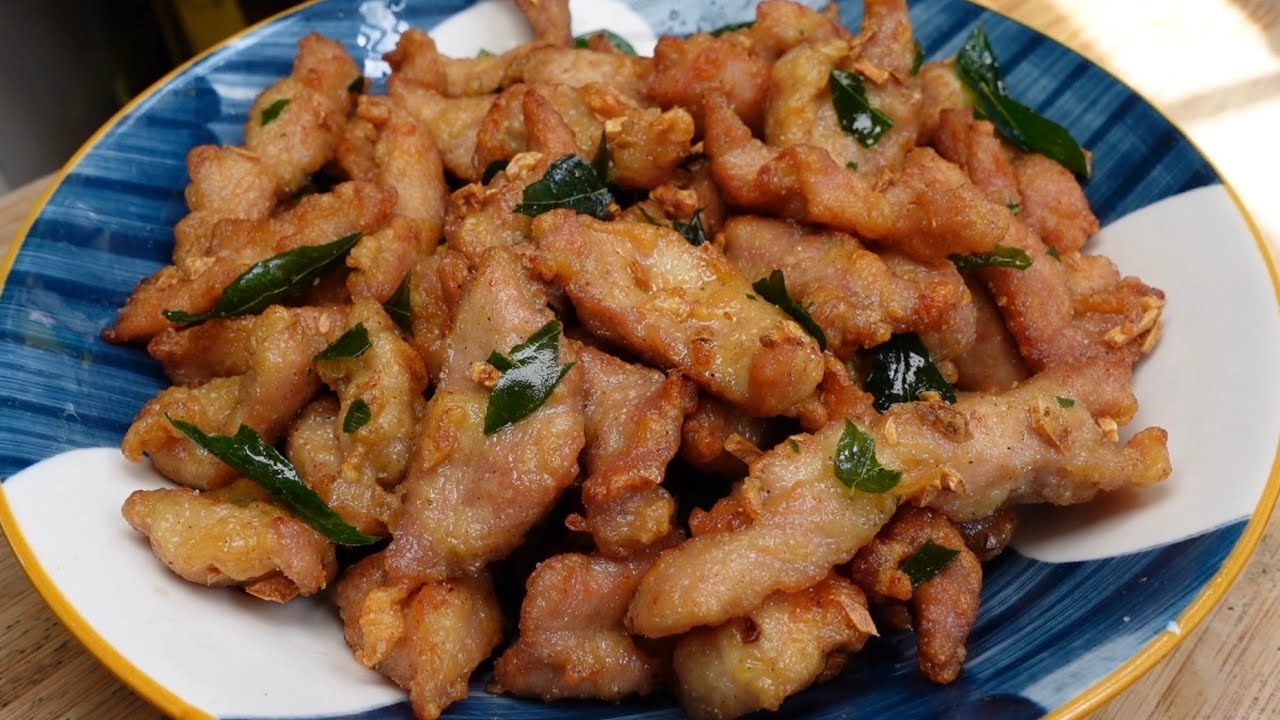 咸咸香香的椒盐酥肉🐷肉质外酥里嫩，超级好吃又简单❤️Fragrant pepper and salt crispy pork meat🐷
