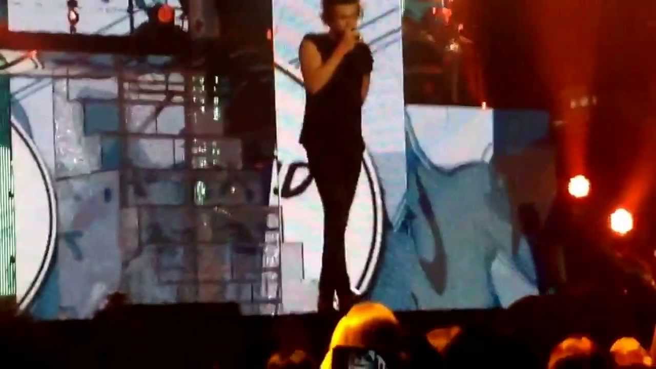 One Direction - Teenage Dirtbag (Perth 28.9.13)