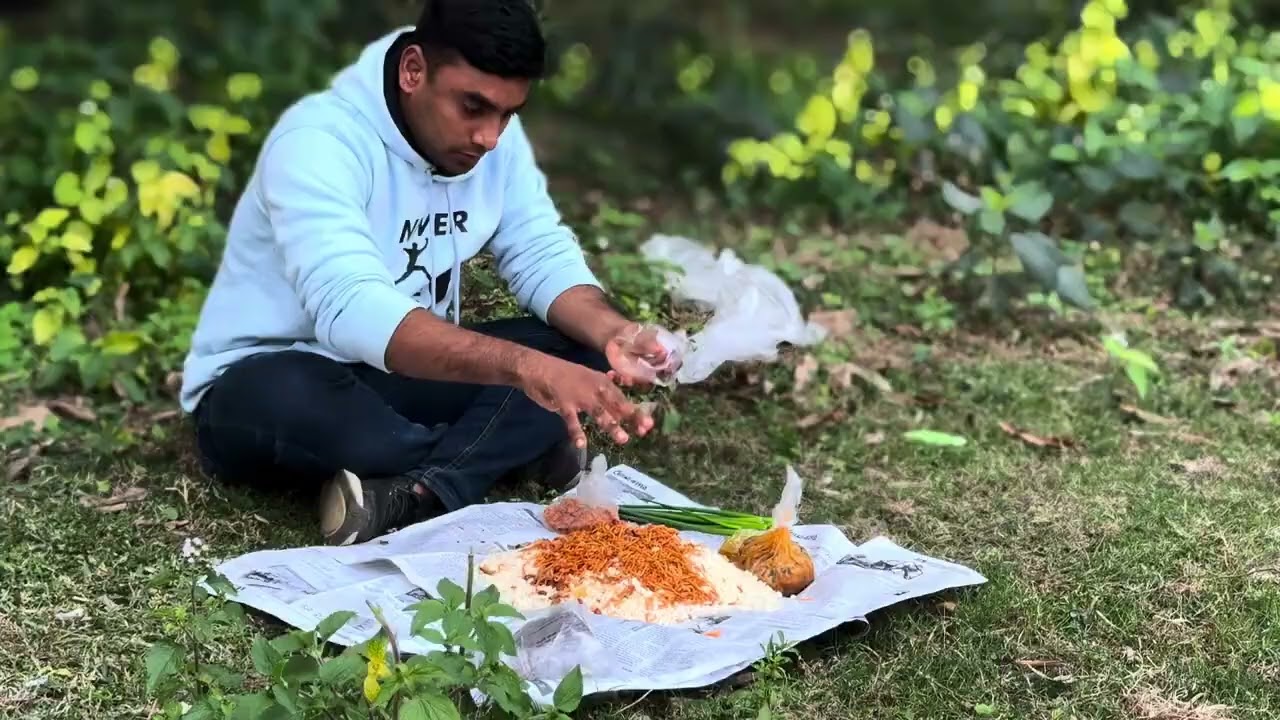 বন্ধুদের সাথে মুড়ি পার্টি করলাম!