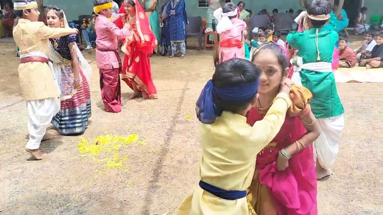 Radha ke saynajale dance performance