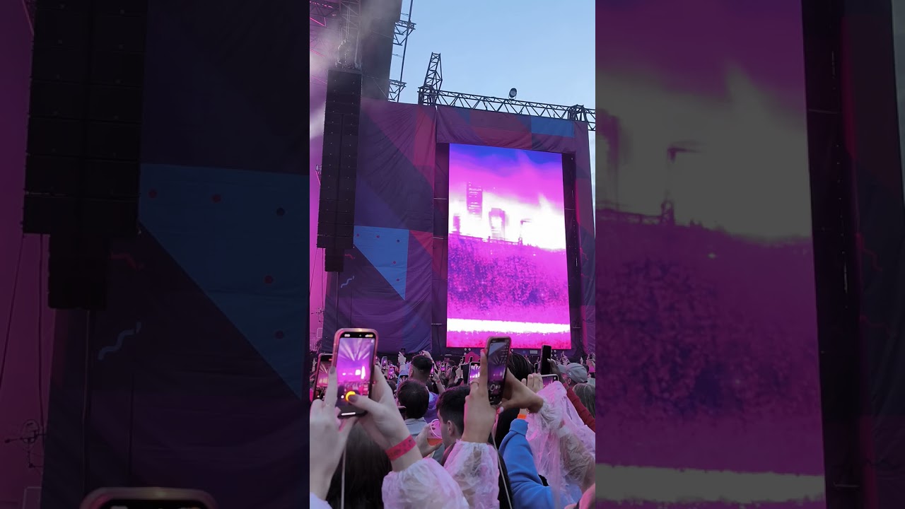 Nicki Minaj Malahide Castle Intro