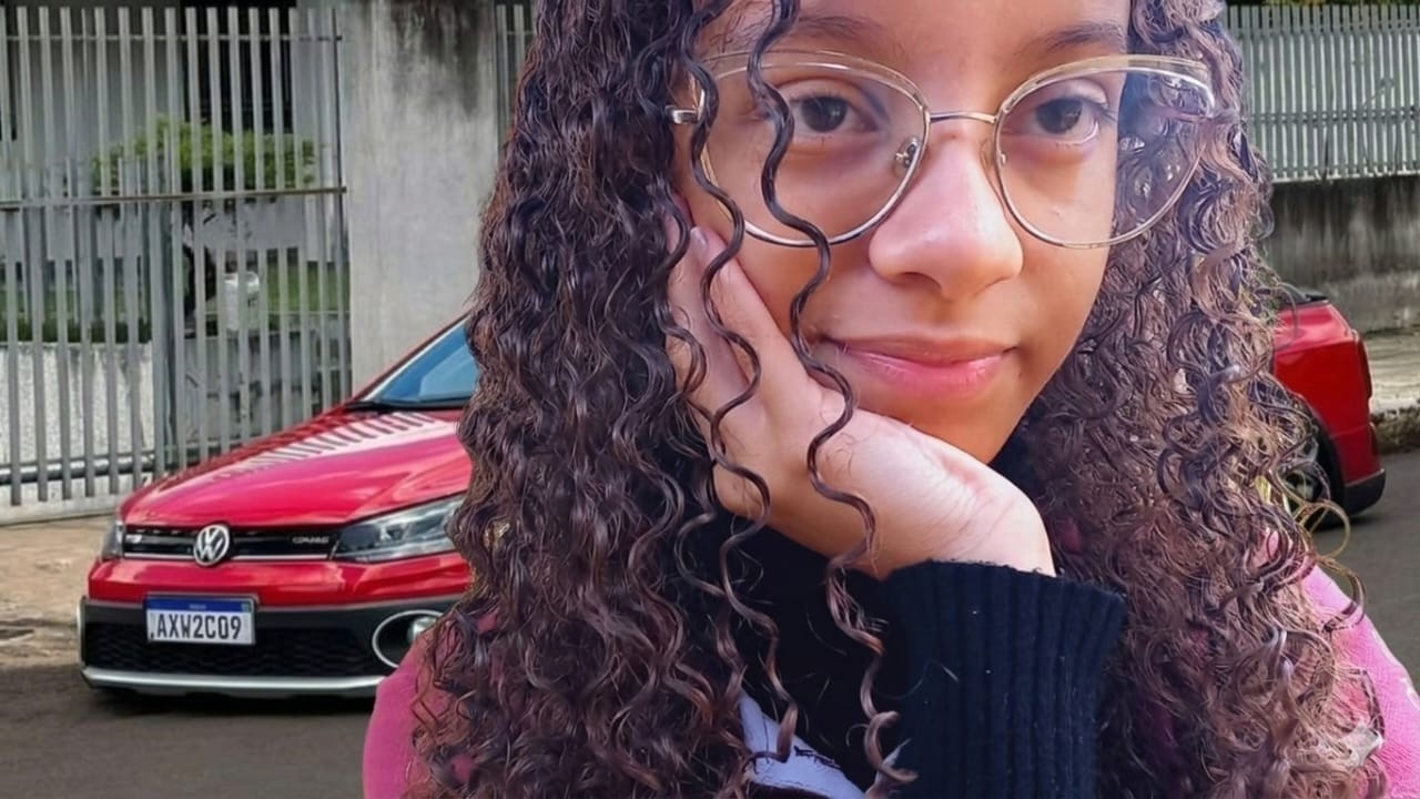 Primeira play da Elloá
