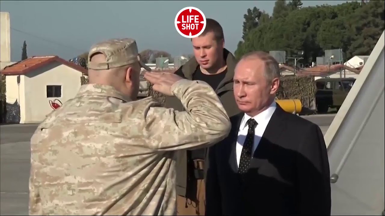 Башар Асад встретил Путина на авиабазе Хмеймим в Сирии 11 12 2017