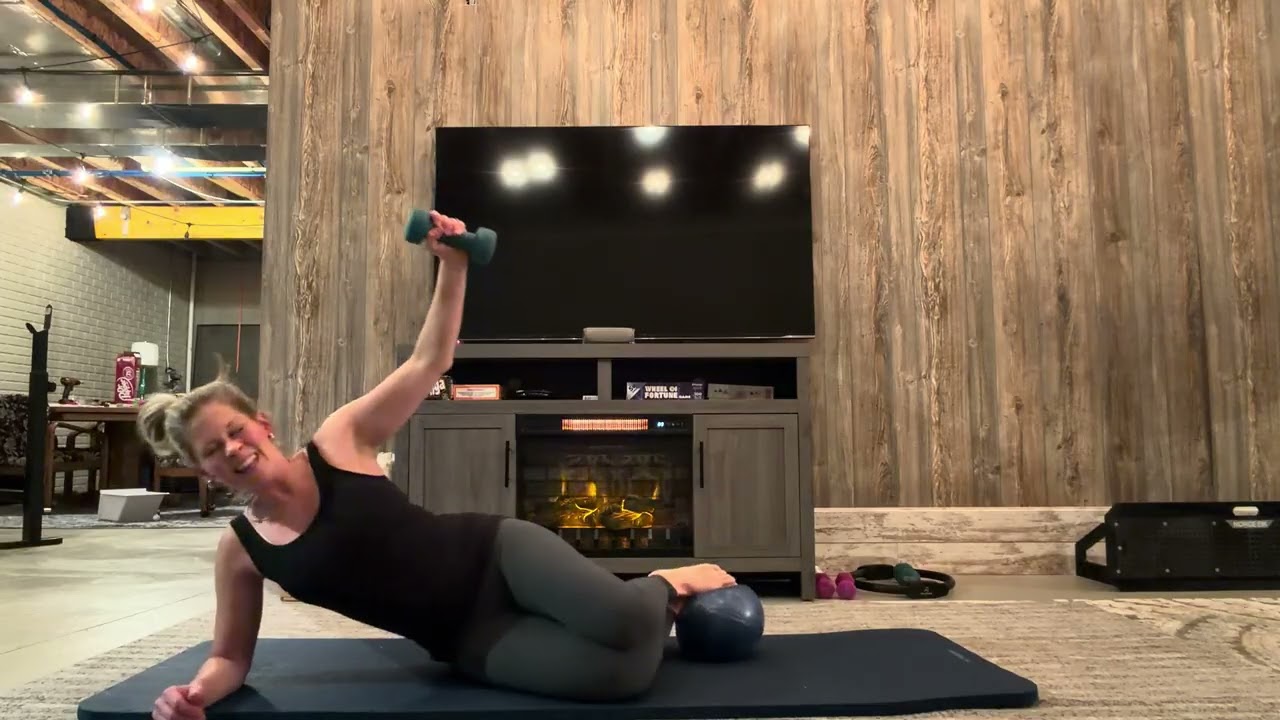 Day 17: 20 min, exercise ball and one weight