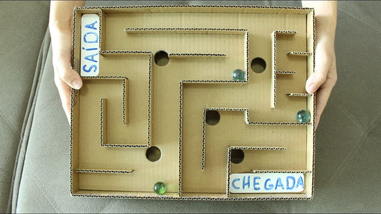 DIY Como Fazer um Jogo de Labirinto de Papel&atilde;o