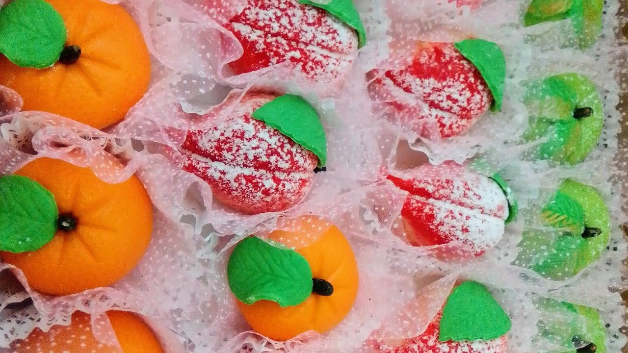 حلوة الفاكهة بعجينة الشونتي،🍊🍑🍑🍏🍌بنةوشكل في القمة،👍😍😍