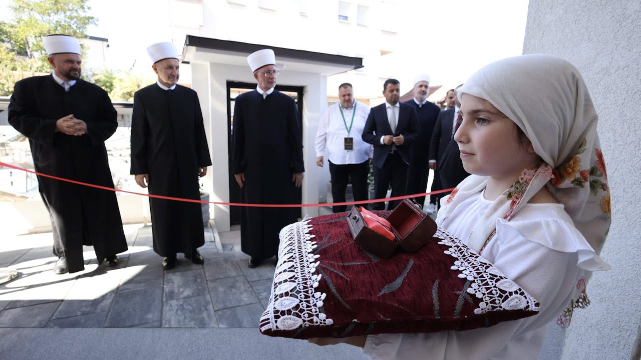 Bijeljina: Otvorenje džamije Ahmed-bega Salihbegovića okupilo hiljade vjernika