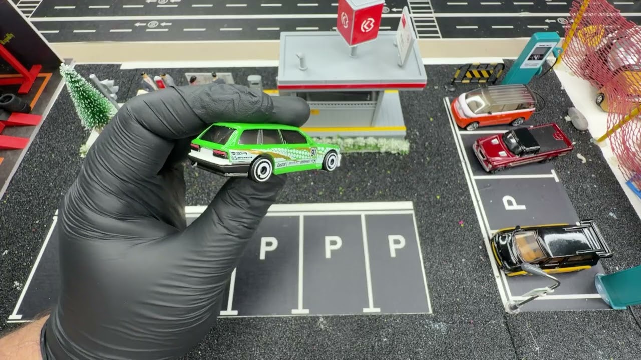 👉 From Stock to Custom: BMW 1/64 🔧 #bmw #164scale #hotwheels #diecastcars 