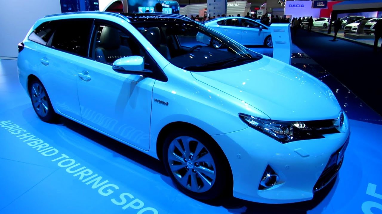 2014 Toyota Auris Hybrid Touring Sports - Exterior, Interior Walkaround - 2013 Frankfurt Motor Show