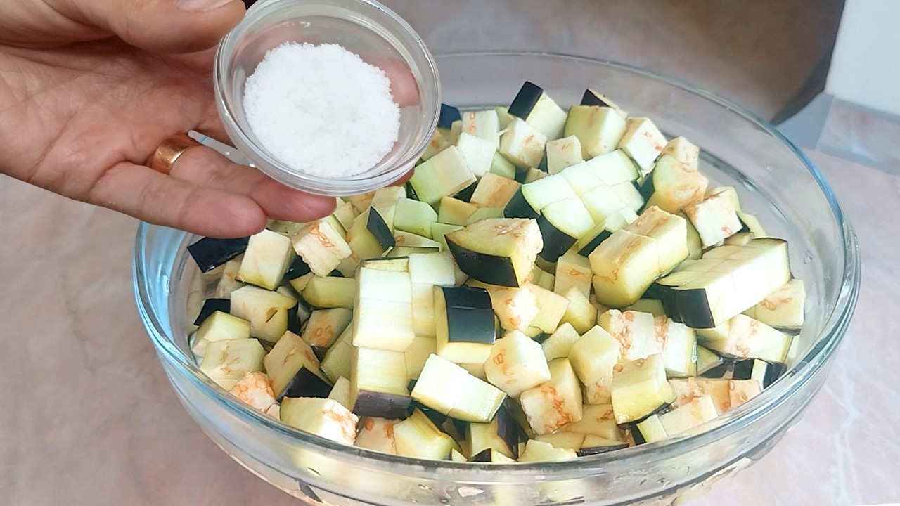 Одна турецкая семья научила меня этому приему: баклажаны вкуснее мяса