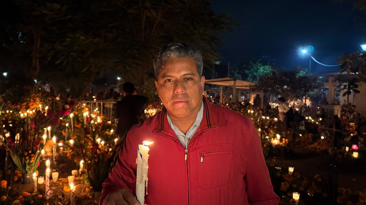 OAXACA, Aquí se VIVE el VERDADERO DÍA de MUERTOS de MÉXICO | Visita a los Panteones