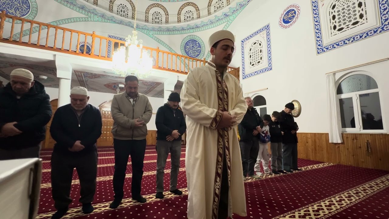 Emine Persentili Camii Yatsı Namazı