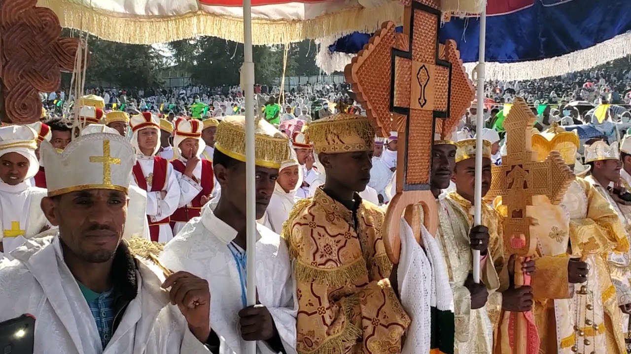 ይቤሎሙ ኢየሱስ 2 ለአይሁድ : እመኑ ብዬ ወእመኑ በአቡዬ አበርህ በመስቀልየ ለዕሊአ...