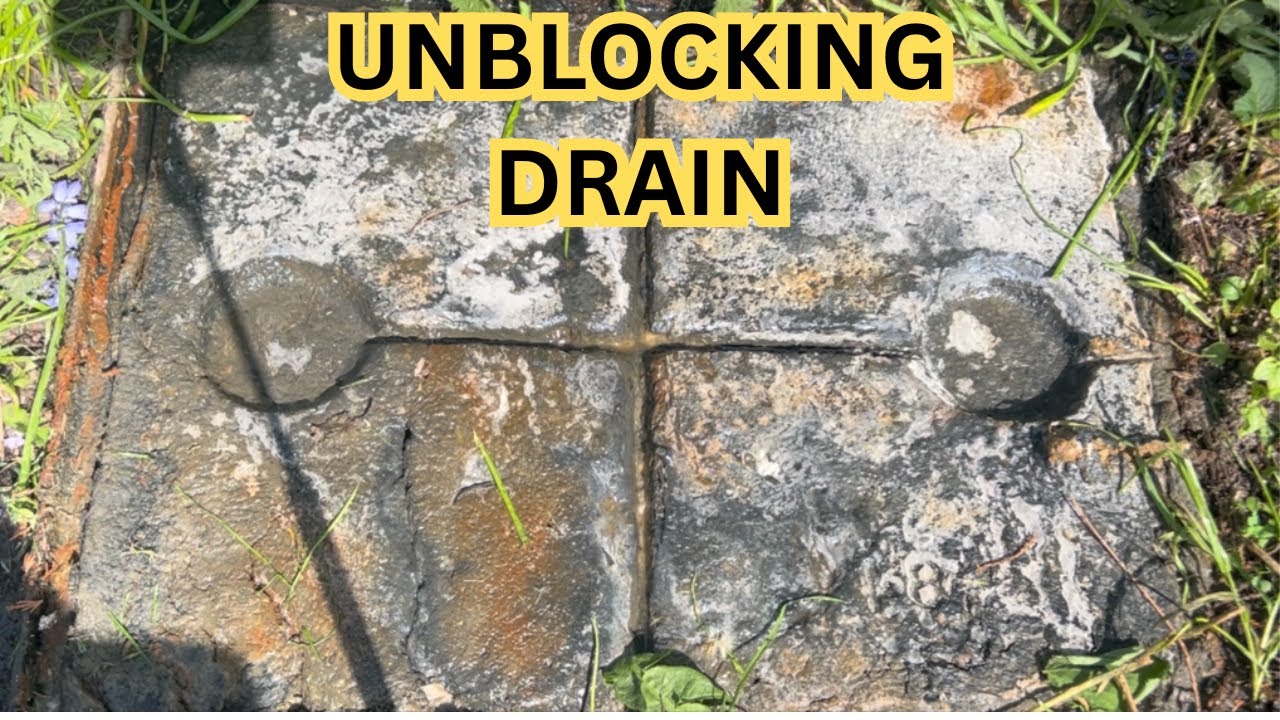 Drain unblocking (10) - Thick Crusty Manhole Cleared