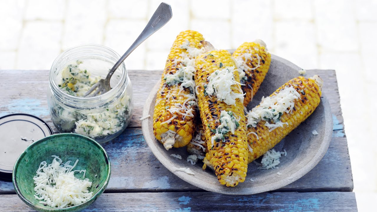 Maiskolf met zelfgemaakte kruidenboter en kaas - Allerhande