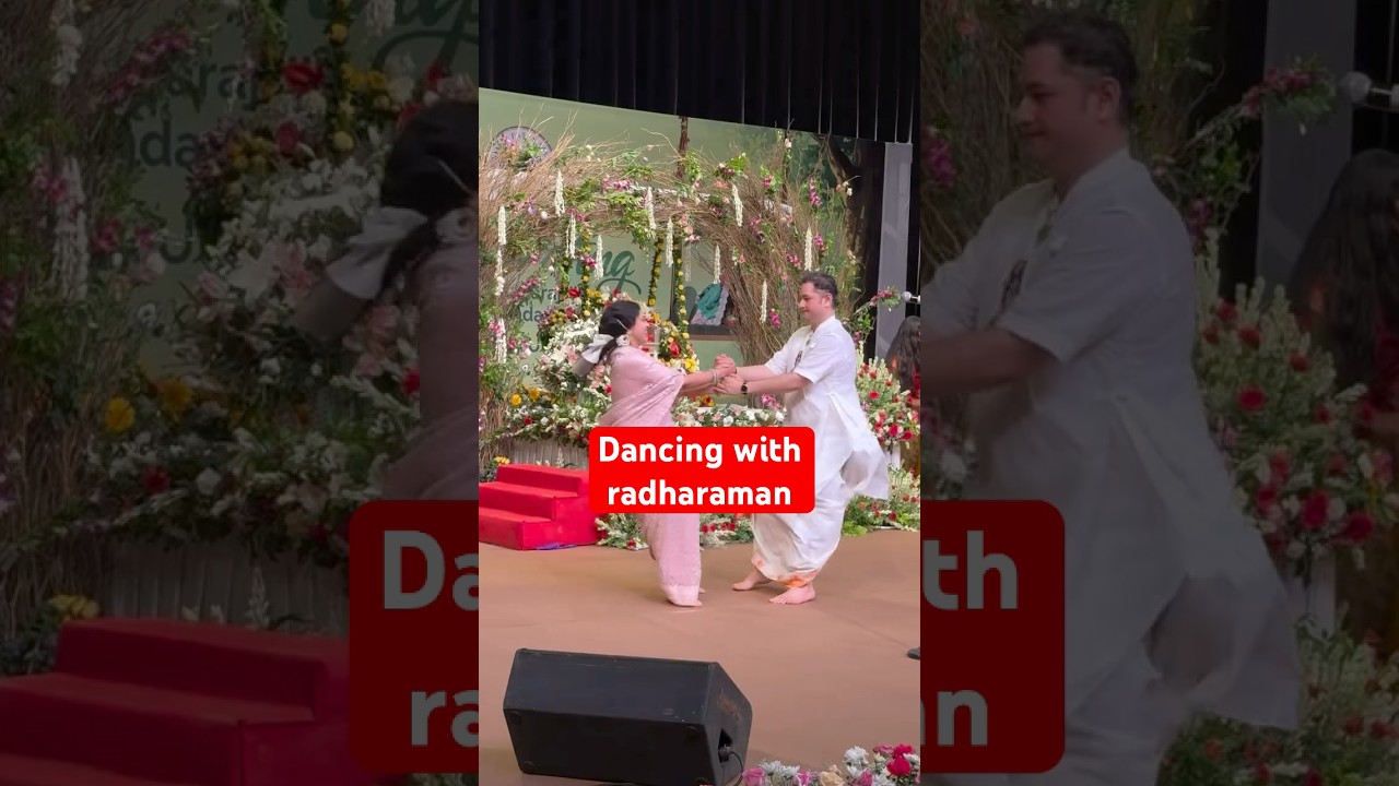 Dancing with Radharamanlaal #vrindavan #krishna #radharaman #dance